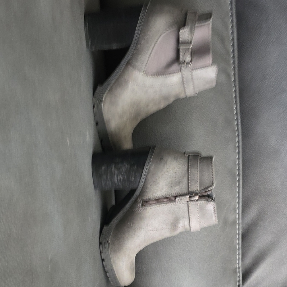 Circus by Sam Edelman Charcoal Heeled Boots - Picture 5 of 11